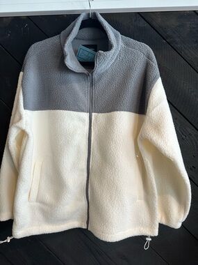Cozy Two-Tone Sherpa Zip Jacket - Gray and Cream